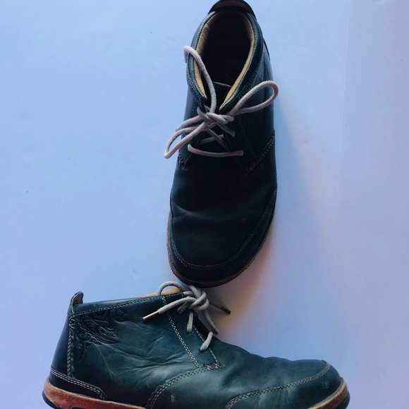 OluKai Kamuela Shoe - Men's Dark
Wood/Toffee - Picture 4 of 14